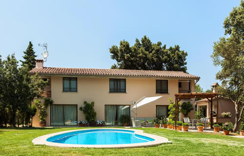 Villa Pollenca Can Llamas price range is €1106 euros
