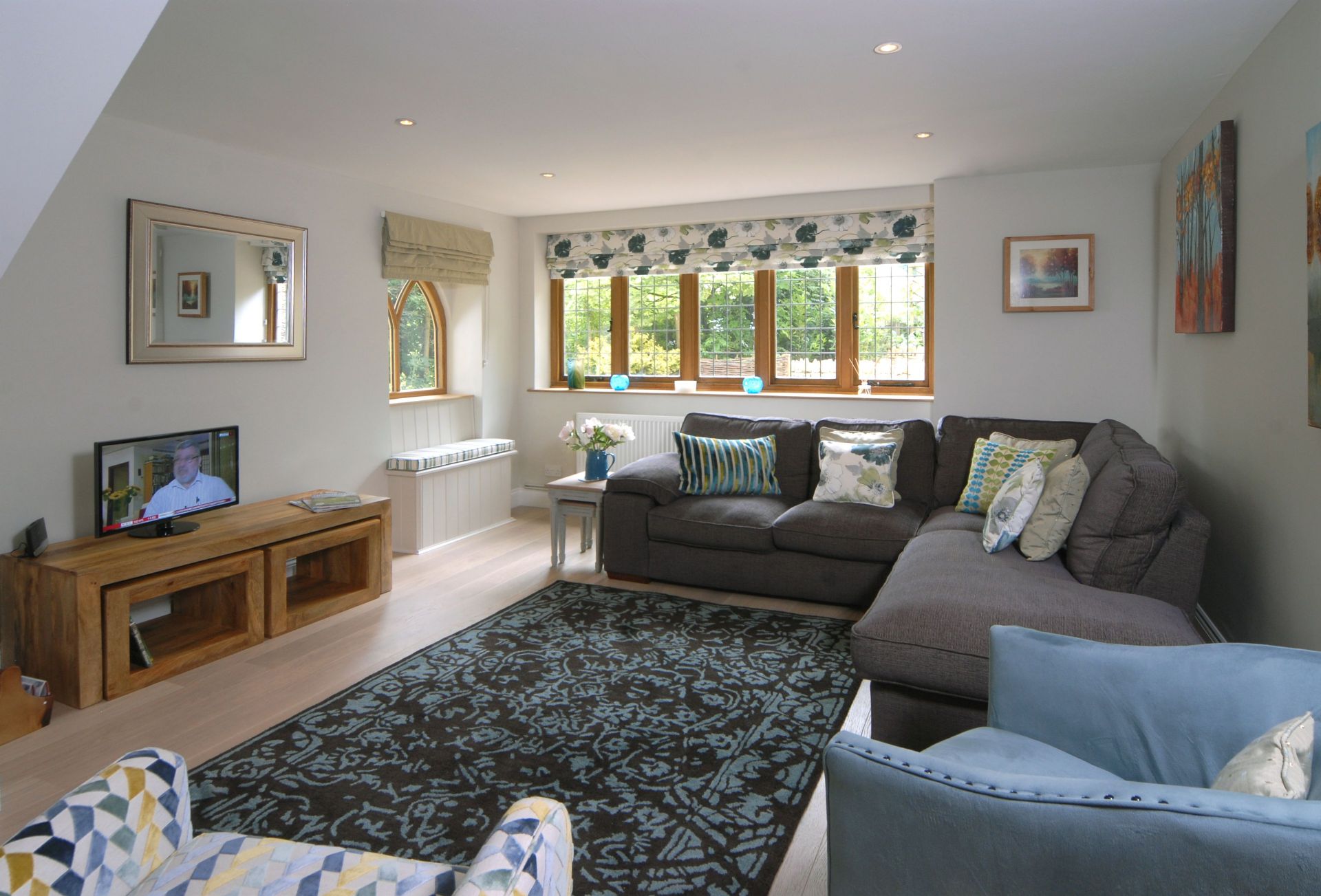 Oat Hill Coach House sleeps 6