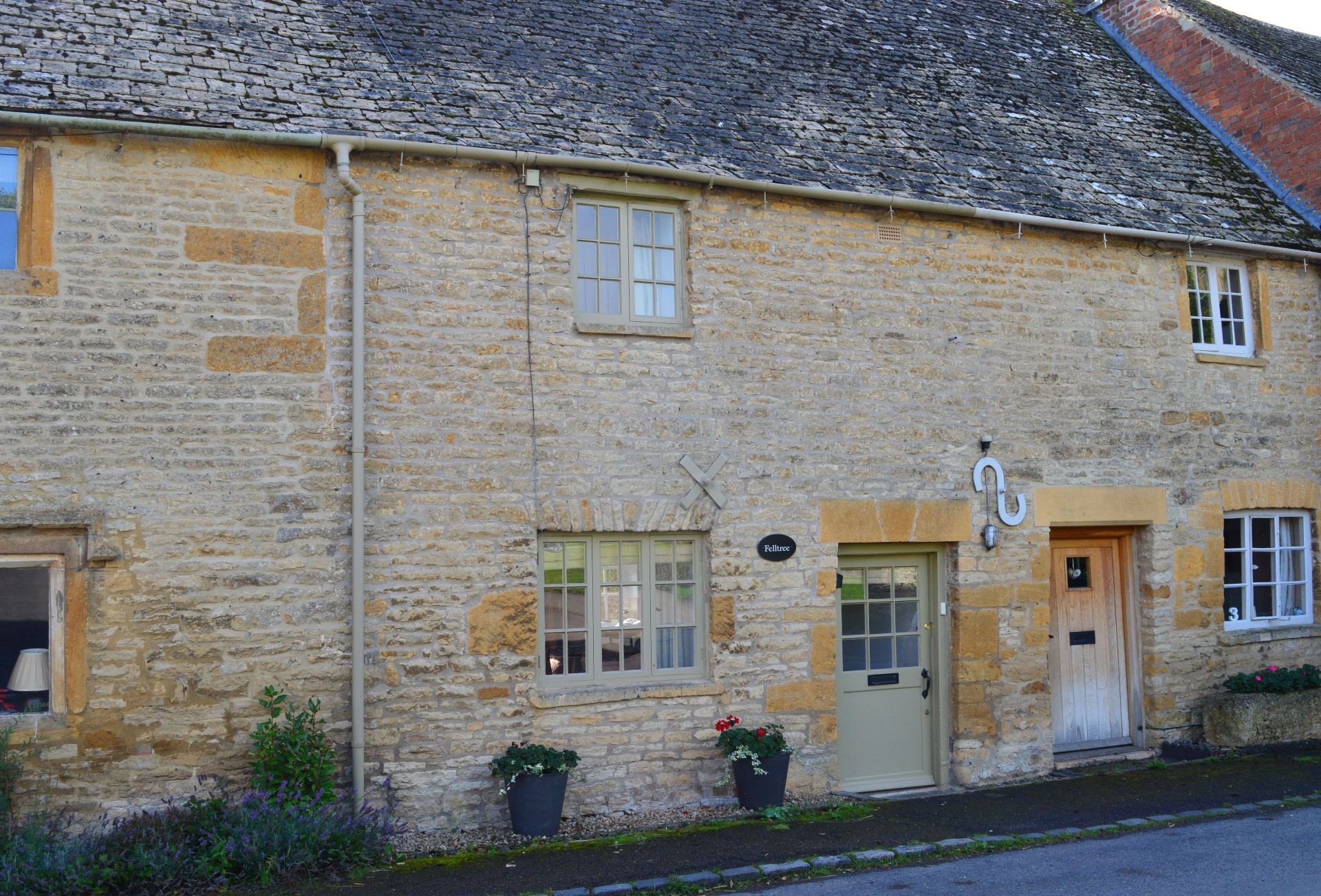 Felltree Cottage is located in Broadwell