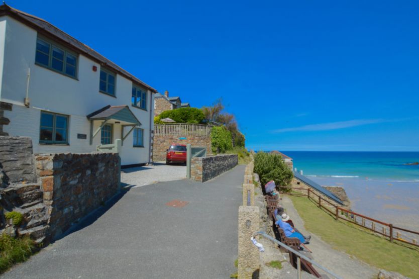 Above the Beach is located in St Agnes