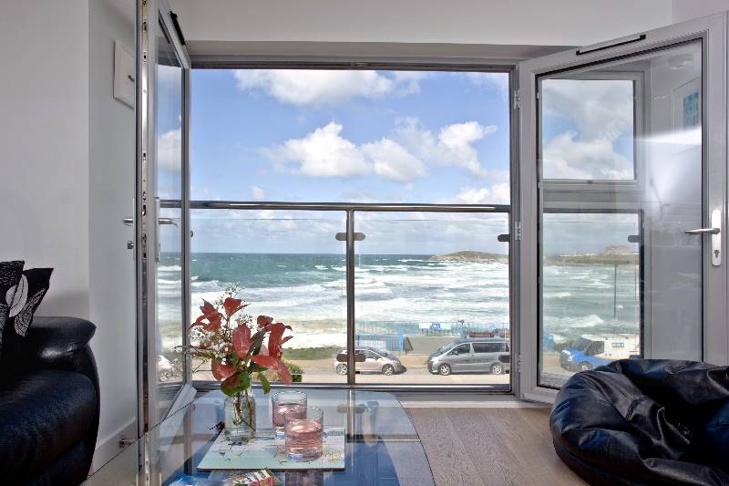 5 Fistral Beach sleeps 4