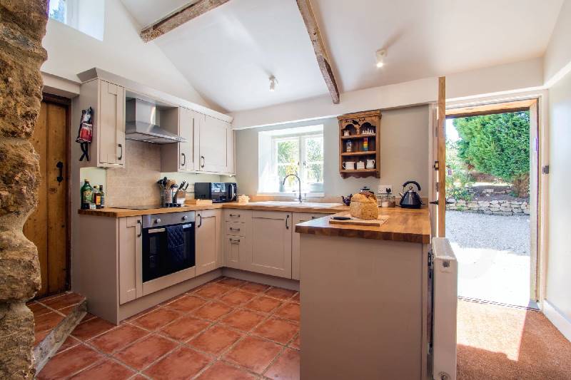 Atherstone Farm Cottage, Dillington Estate is in Whitelackington, Somerset