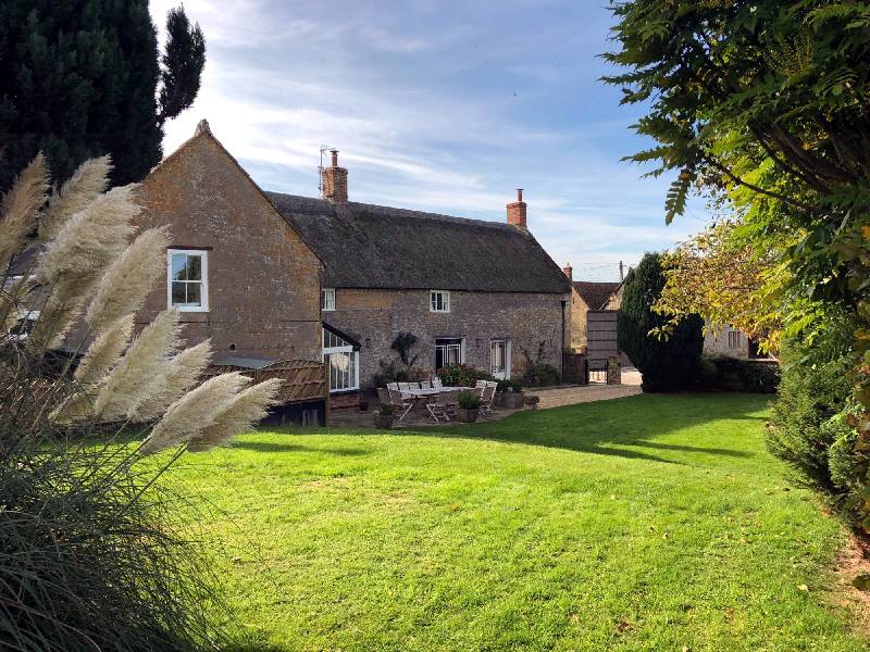 Atherstone Farmhouse and Cottage, Dillington Estat is located in Whitelackington