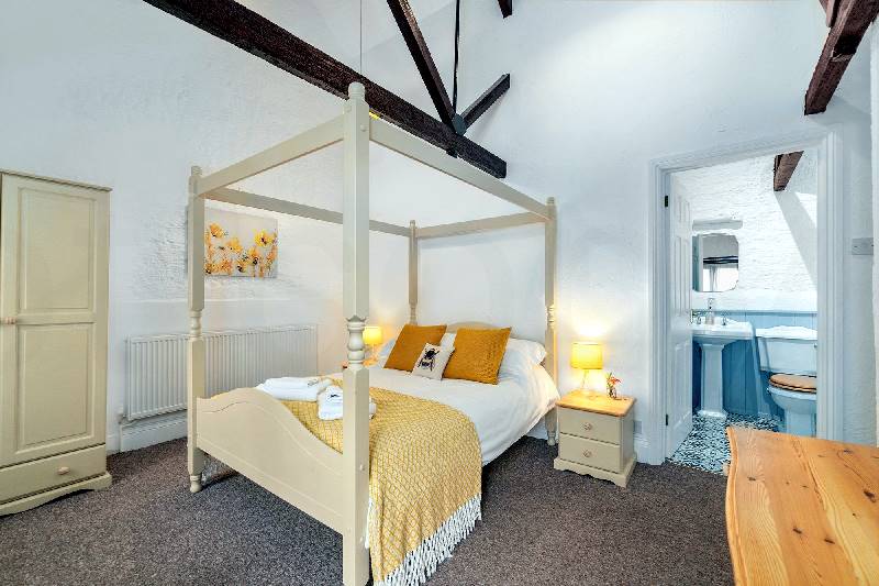 Rose Cottage, Old Mill Cottages sleeps 4