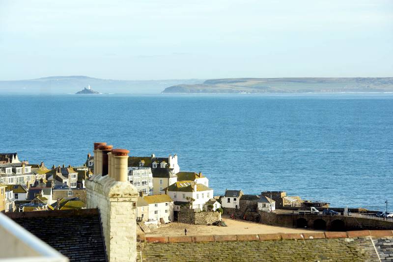 Waves Apartment is in St Ives, Cornwall