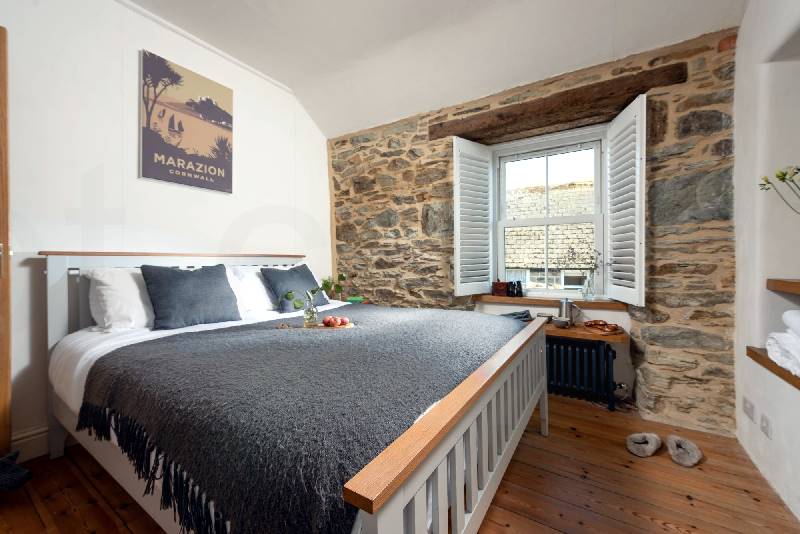 Eastleigh Cottage sleeps 4