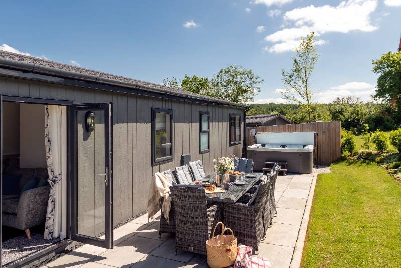 Juniper Lodge, 28 Roadford Lake Lodges sleeps 8