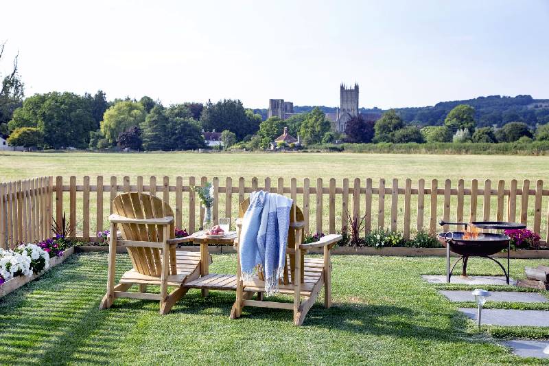 Chapterhouse, Cathedral View is in Wells, Somerset