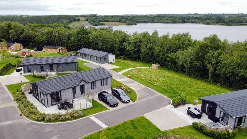 Foxglove Lodge, 31 Roadford Lake Lodges is in Lifton, Cornwall