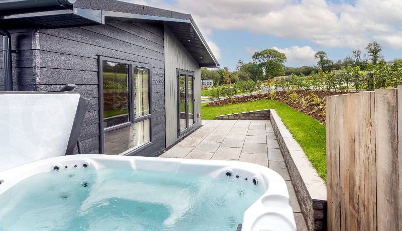 Iris Lodge, 18 Roadford Lake Lodges sleeps 8