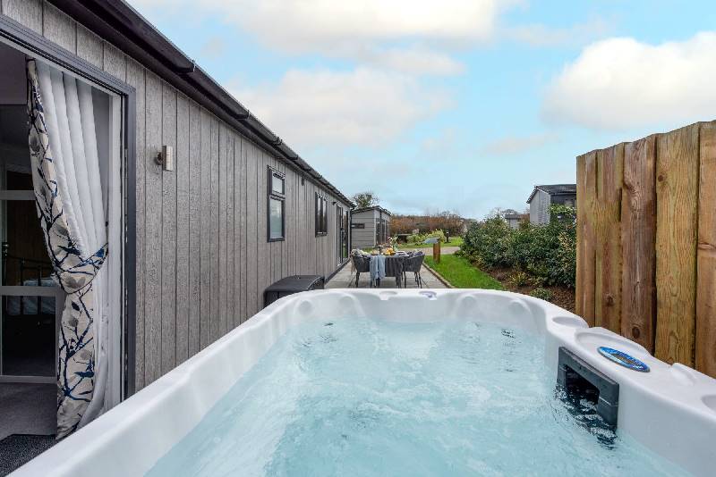 Hazel Lodge, 27 Roadford Lake Lodges is in Lifton, Cornwall