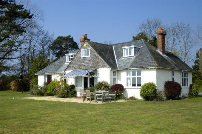 Sowley Gate House is in Sowley, Hampshire