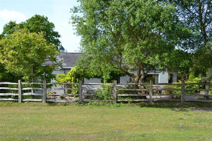 Old Farm Cottage is located in Pilley