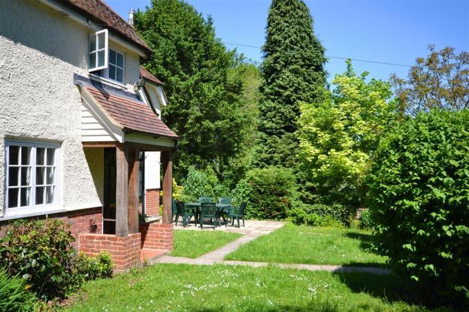 Church Cottage is located in Burley