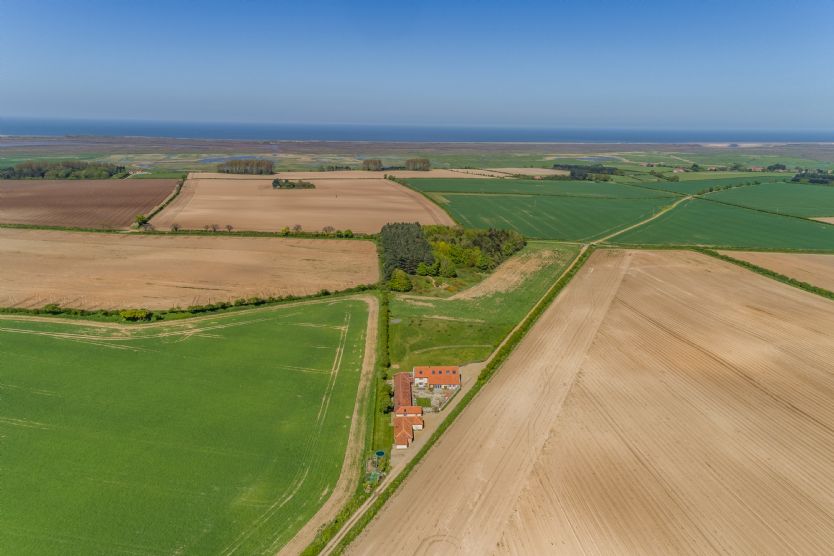 The Cart Shed is located in Burnham Deepdale