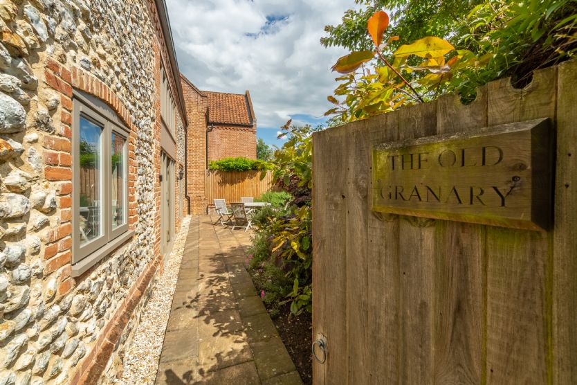 The Granary sleeps 6