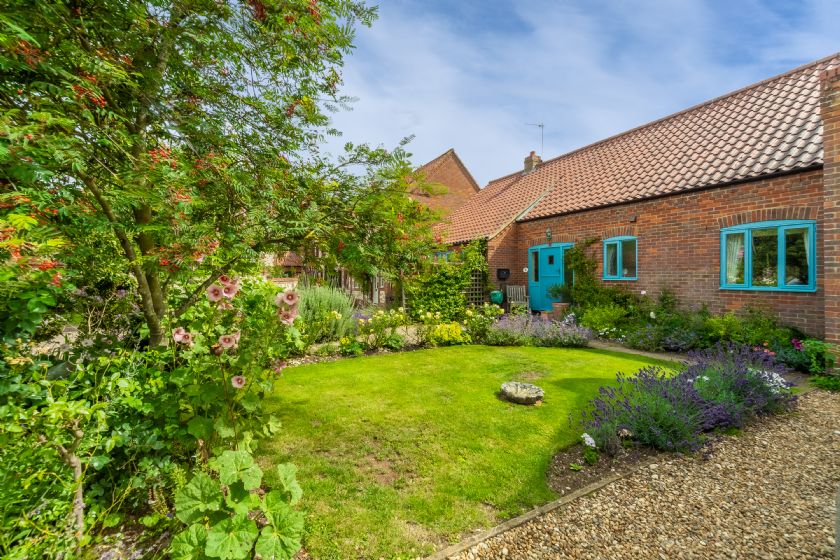 Saxon Shore Cottage sleeps 9