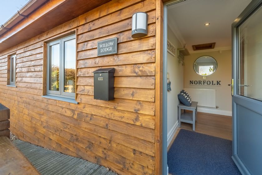 Willow Lodge sleeps 6