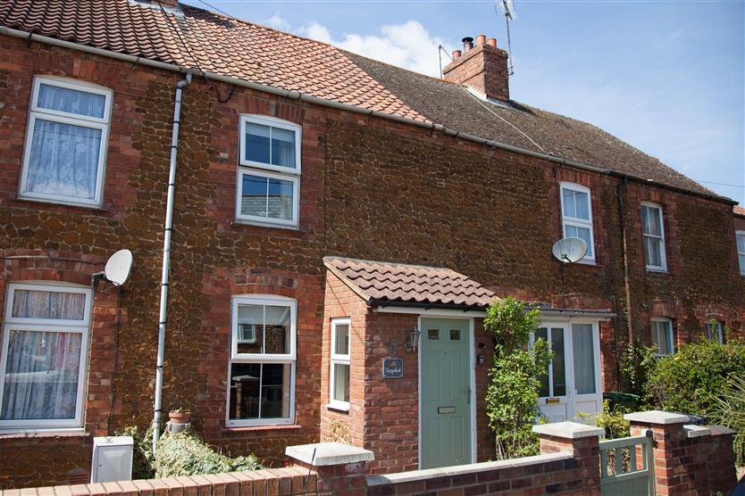 Fuzzy Duck Cottage is located in Heacham