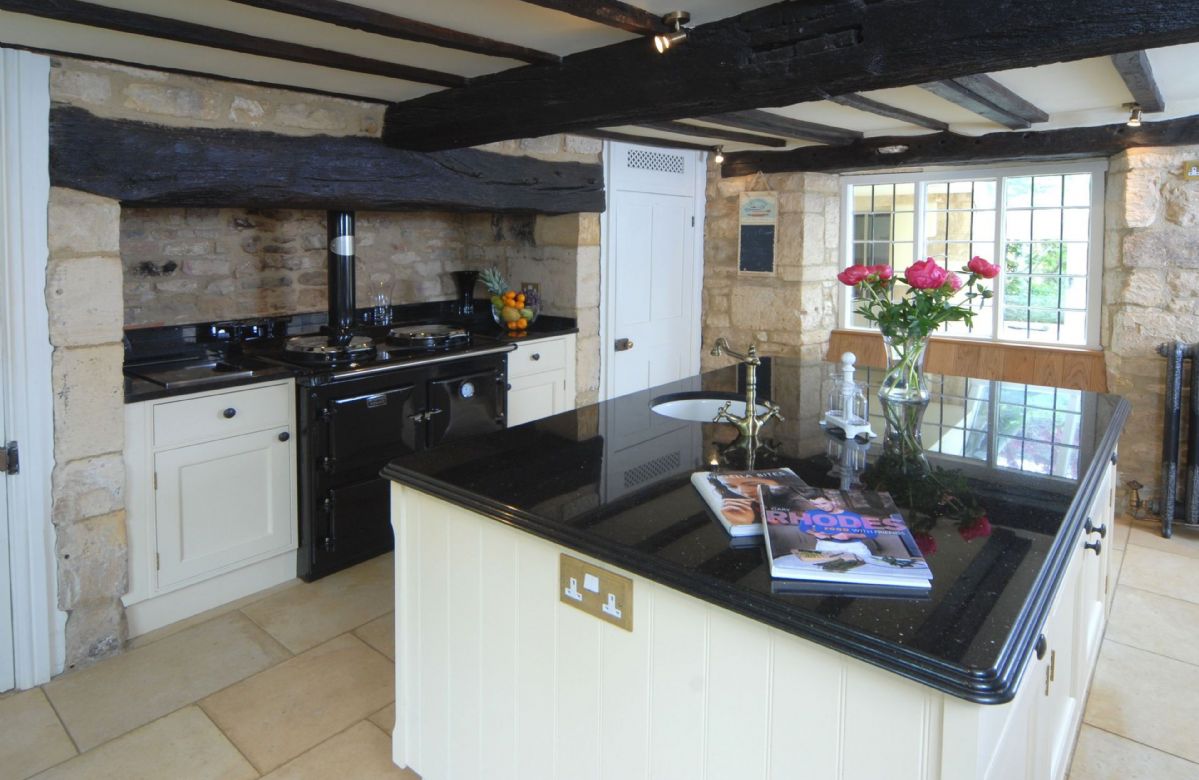 Wolds End House sleeps 8