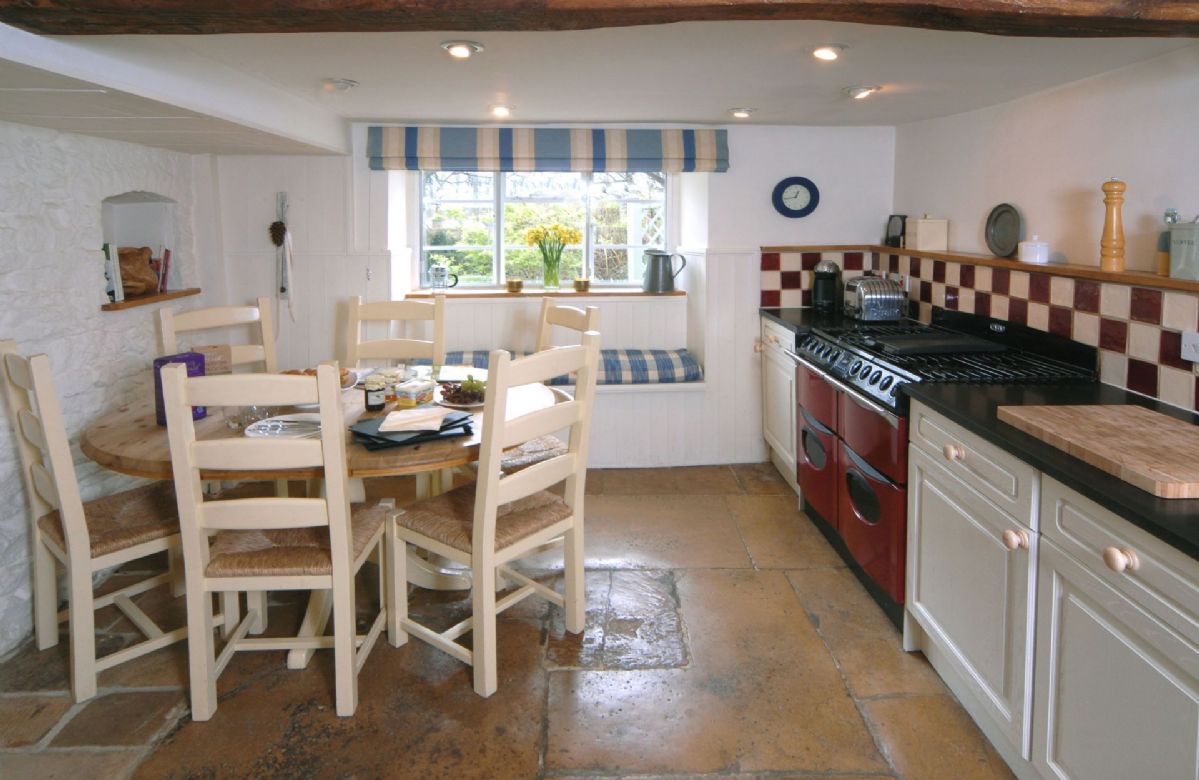 Top Cottage sleeps 7