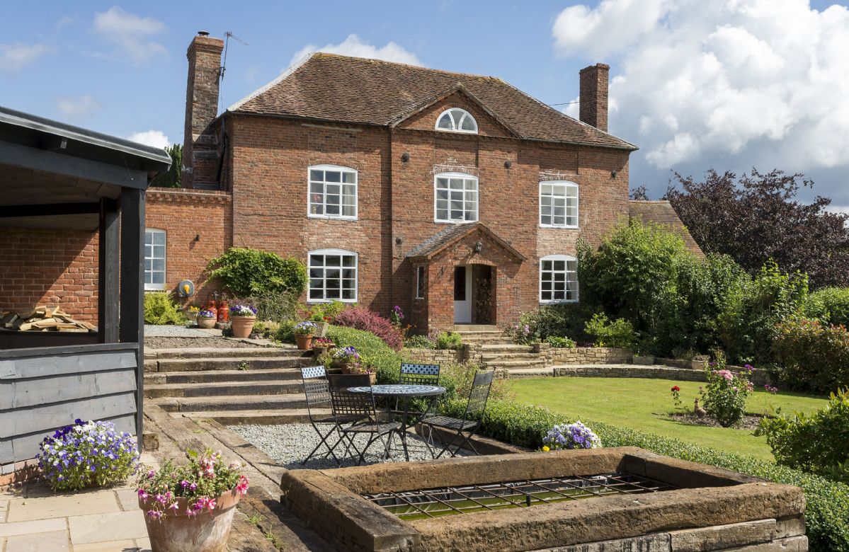 Broad Meadows Farmhouse is located in Bayton