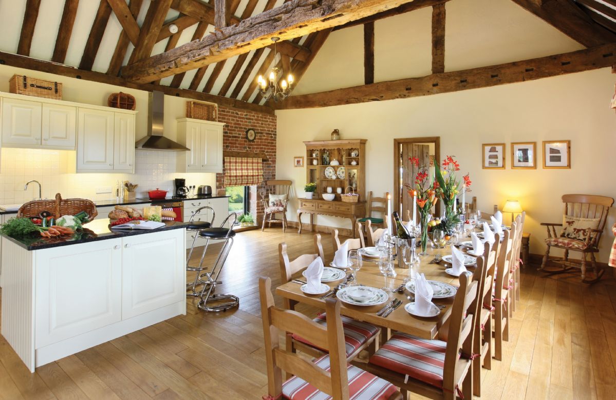 Cromwells Manor sleeps 8