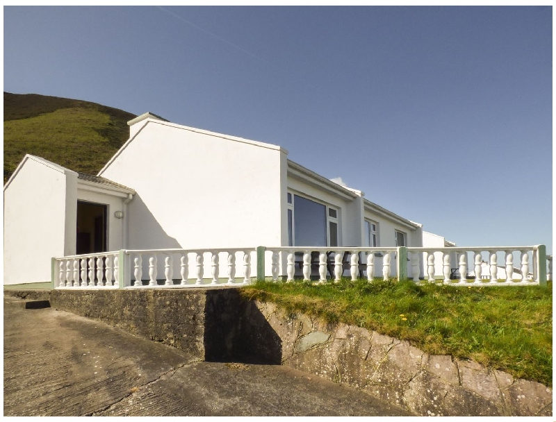 Rossbeigh Beach Cottage No 8