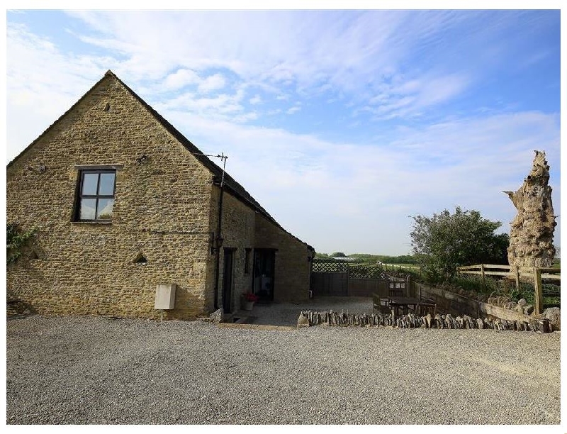 The Old Oak Tree Barn