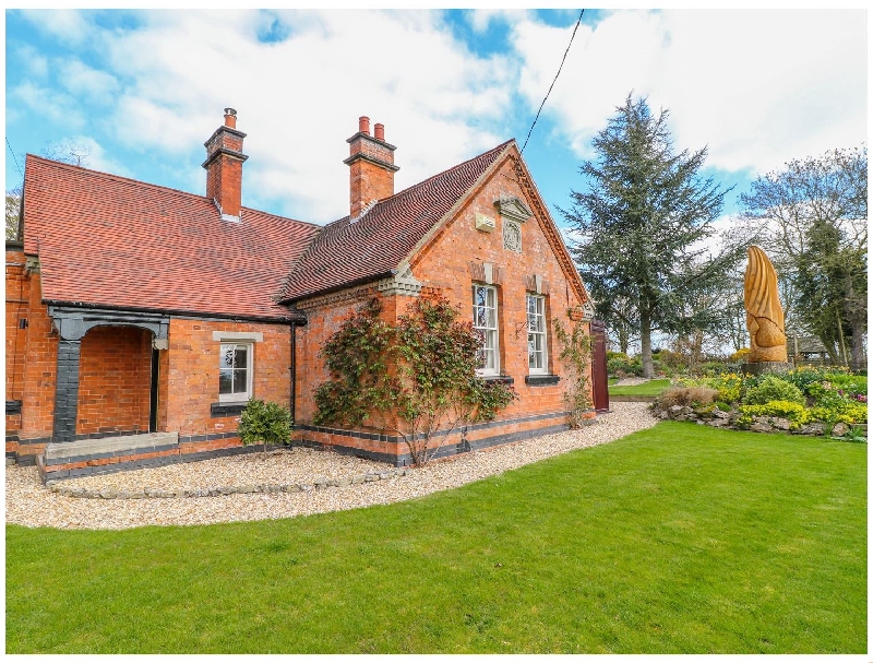 South Lodge - Longford Hall Farm Holiday Cottages