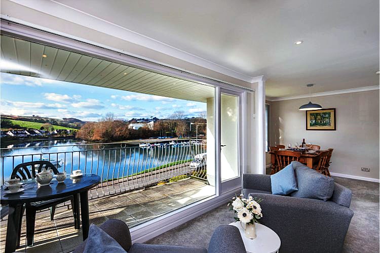 6 Riverside sleeps 4