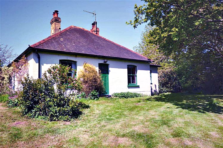 Pinns Farm Bungalow sleeps 4