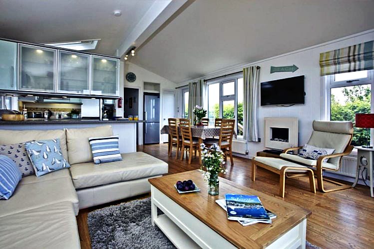 25 Salcombe Retreat sleeps 6