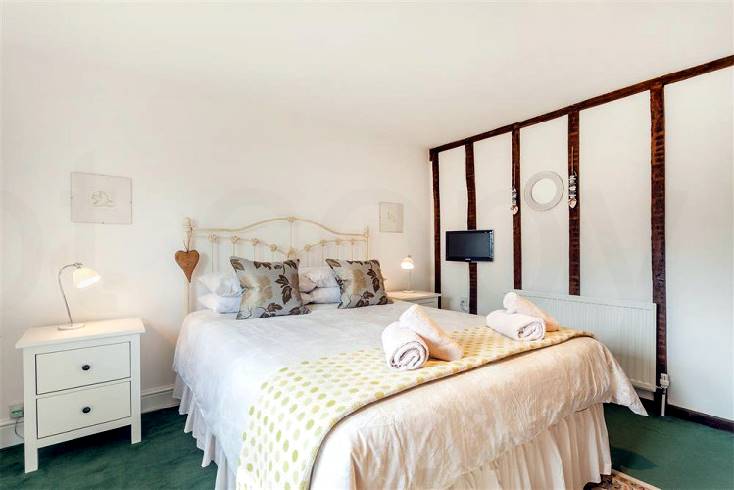 Burrow Hill Cottage is in Honiton, Devon