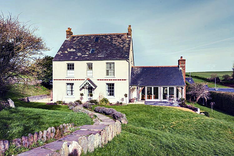 Broad Down Farmhouse is located in Malborough