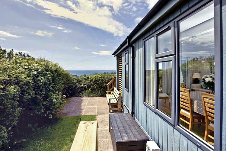 25 Salcombe Retreat Pictures