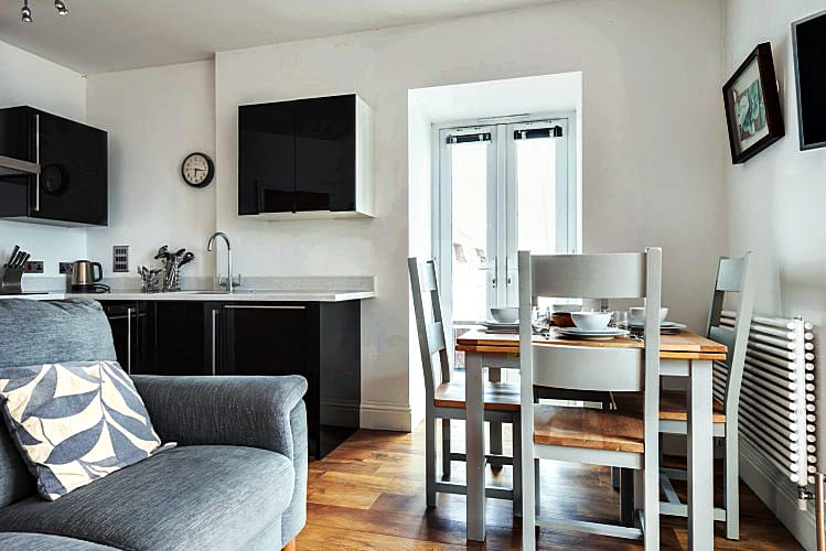 8 @ The Beach sleeps 4