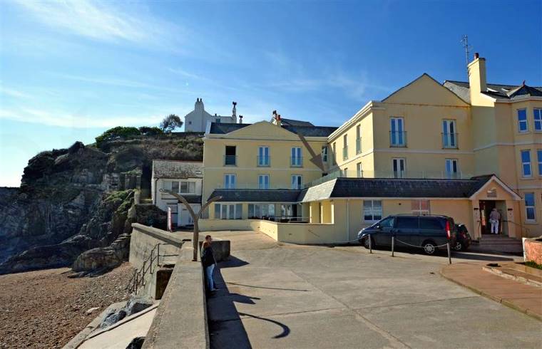 7 @ The Beach Holiday Cottage