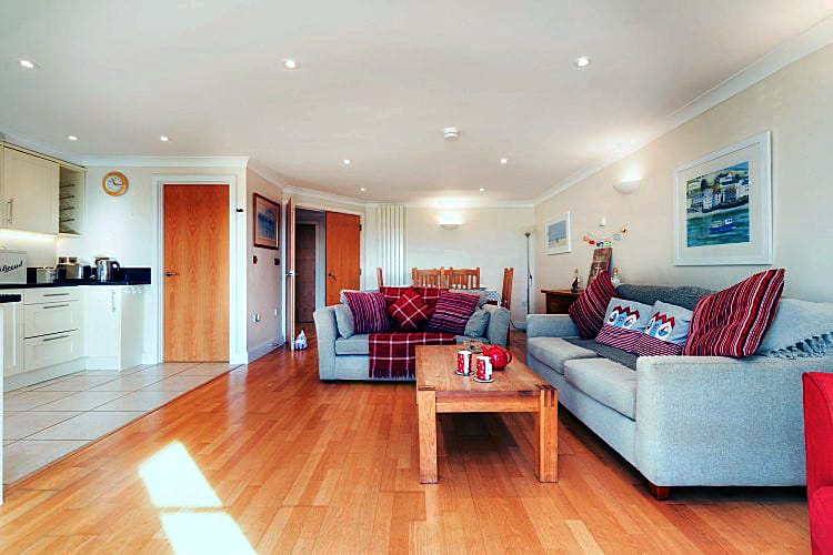 2 Thurlestone Beach Apartments Images