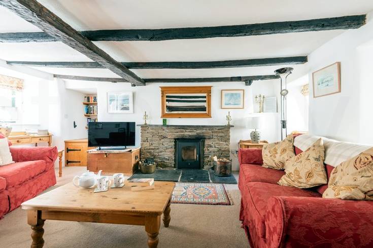 Bay Tree Cottage is in Thurlestone, Devon