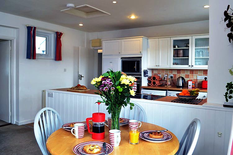 Demelza 2 Holiday Cottage