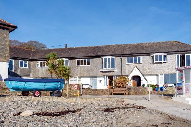 Anchors Aweigh is located in Helford Passage