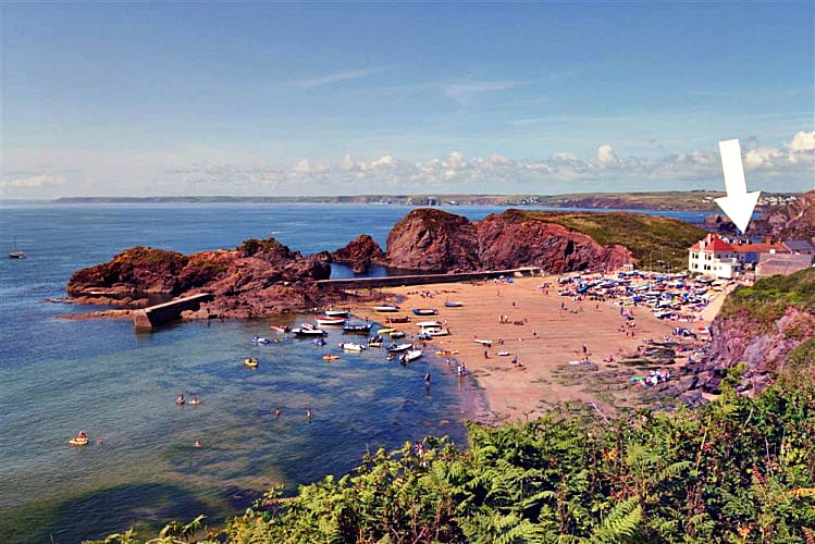 Harbour Cottage is located in Hope Cove