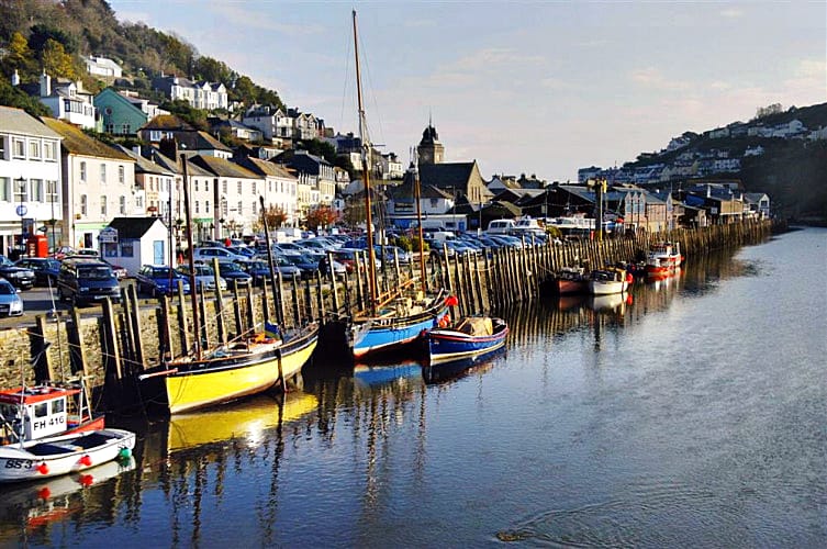 The Old Bakehouse, Looe price range is 333