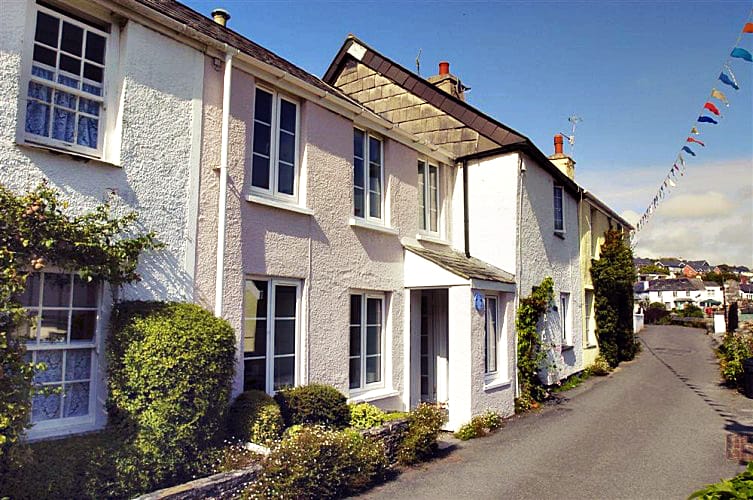 Glen Cottage is located in Newton Ferrers