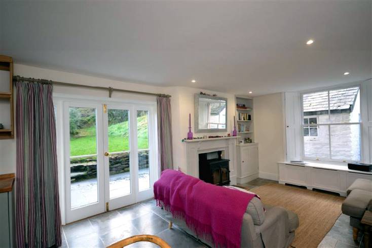 2 Perchwood Cottage is in Tuckenhay, Devon