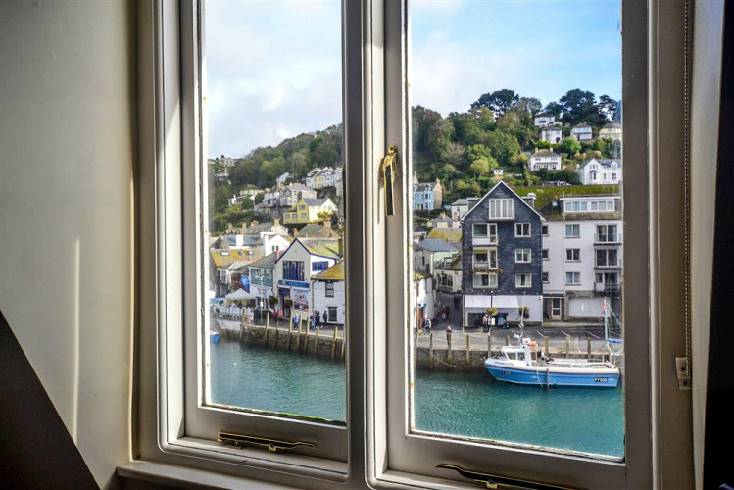 Quayside Flat is in Looe, Cornwall