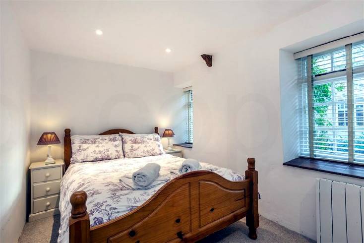 Stable Cottage is in Lyme Regis, Dorset