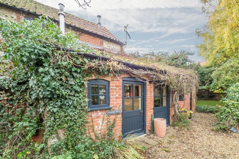 Image of Aviaries Barn