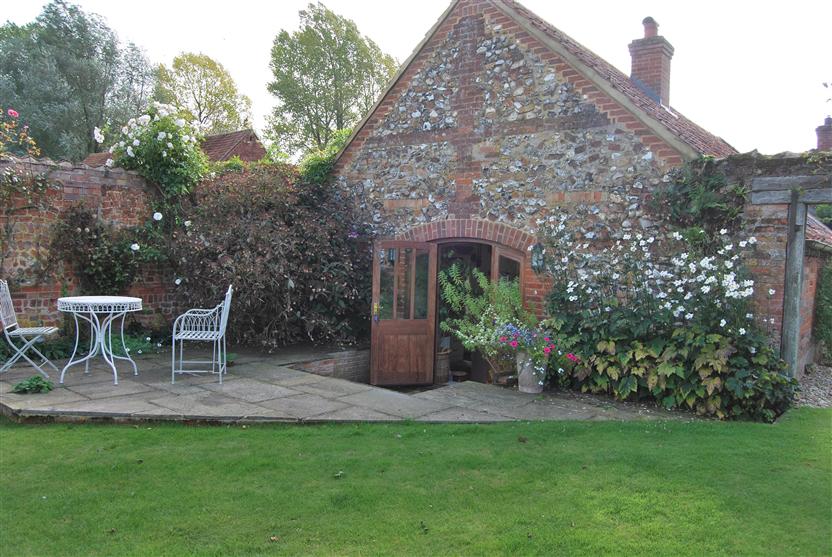 Image of Garden Cottage (Wellingham)